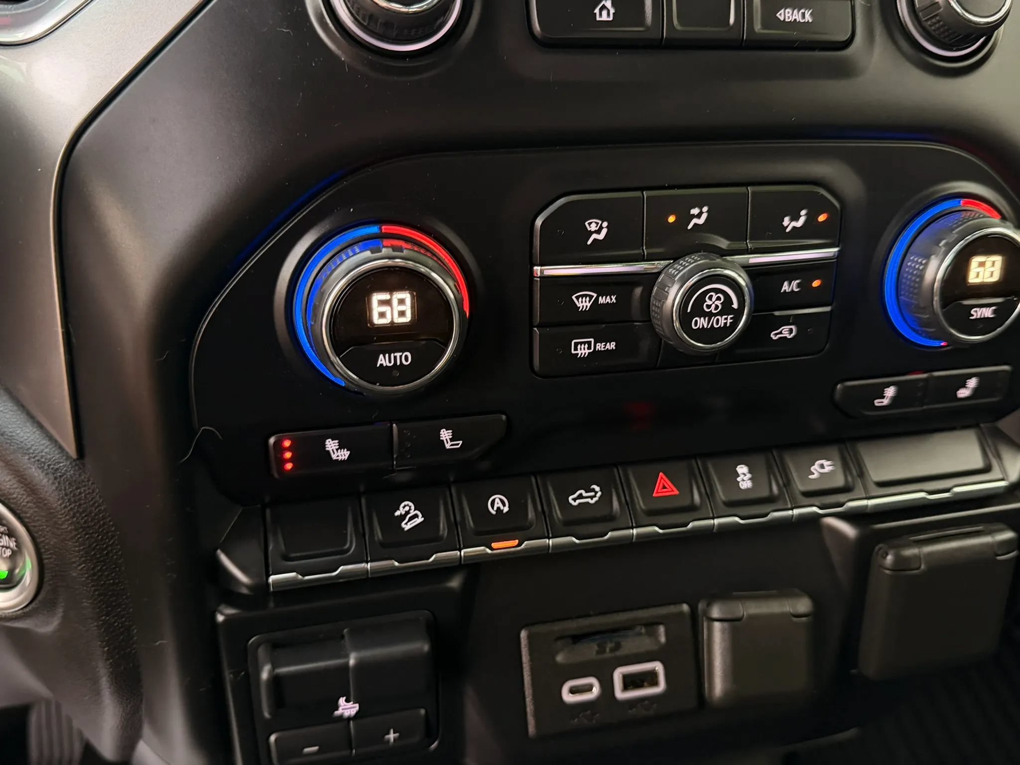 Used 2019 Chevrolet Silverado 1500 LT w/ All-Star Edition AWD/4WD image 18