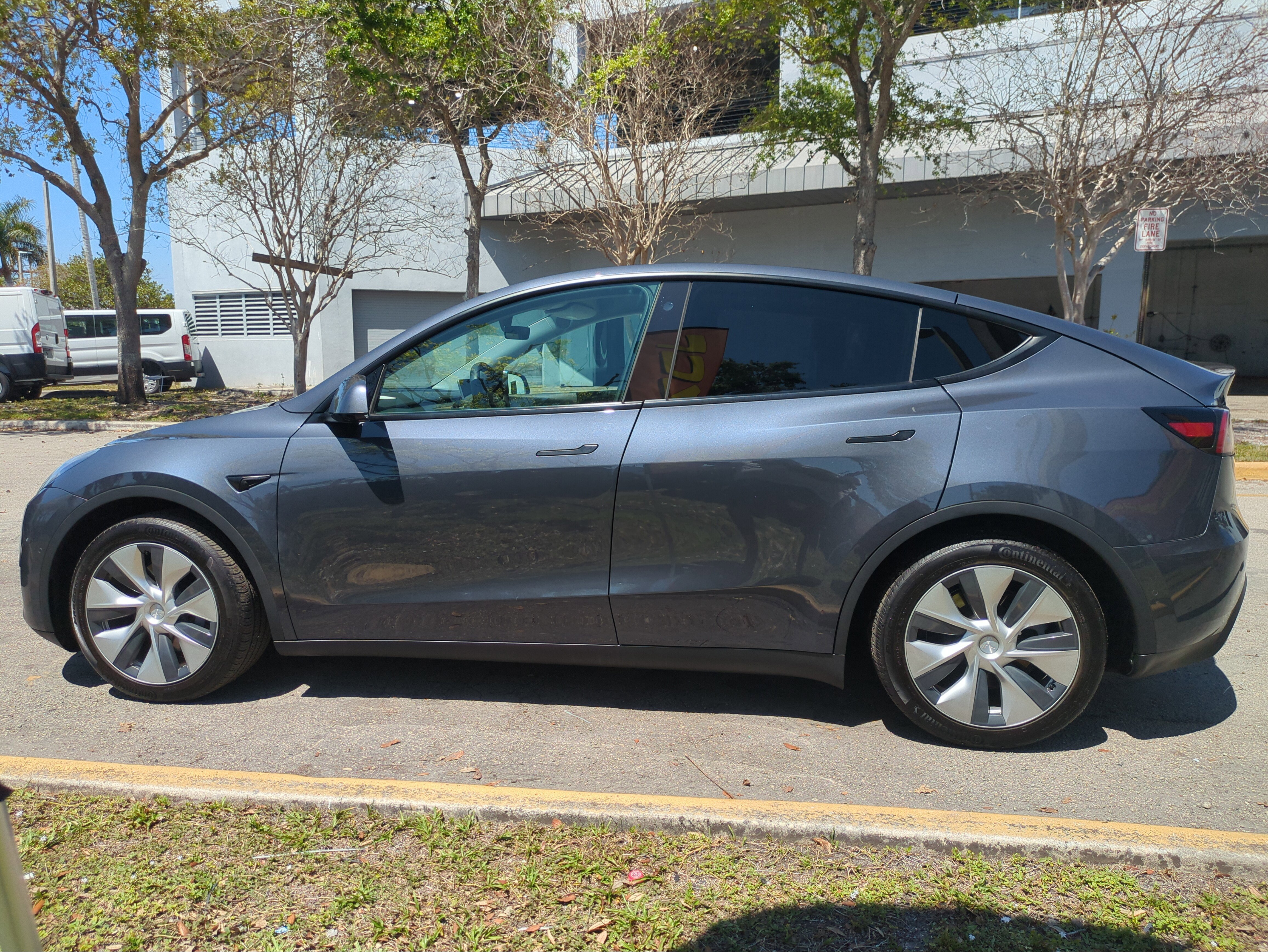 Used 2021 Tesla Model Y Long Range image 8