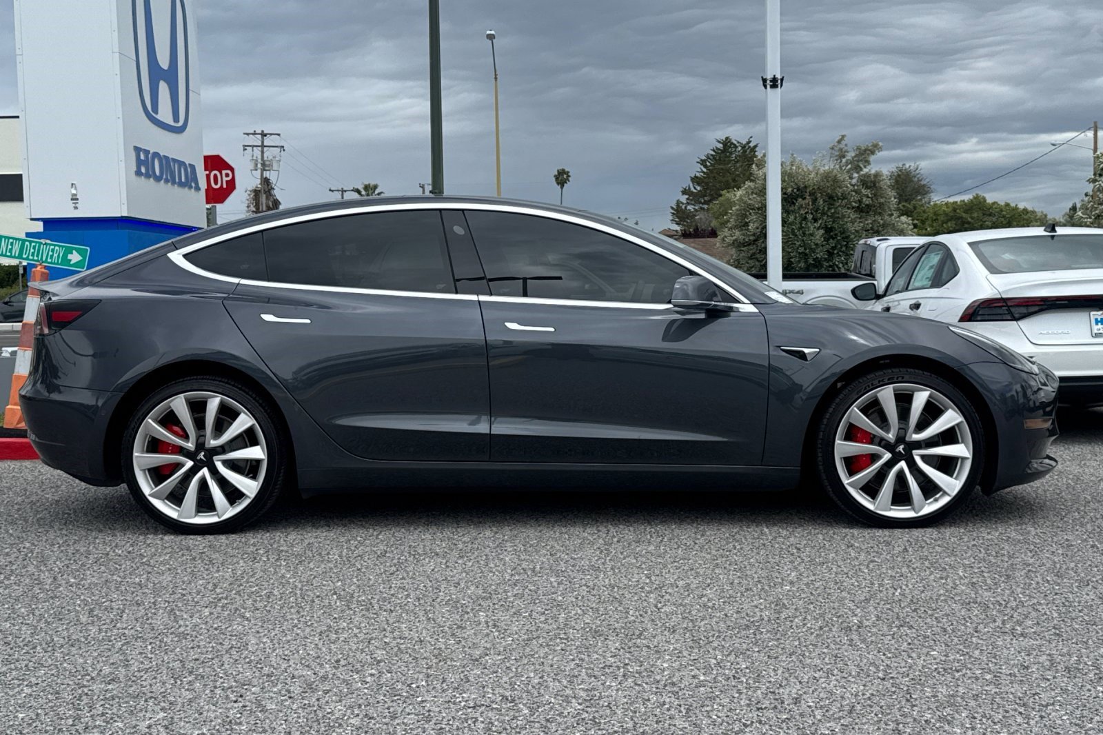 Used 2018 Tesla Model 3 Performance image 7