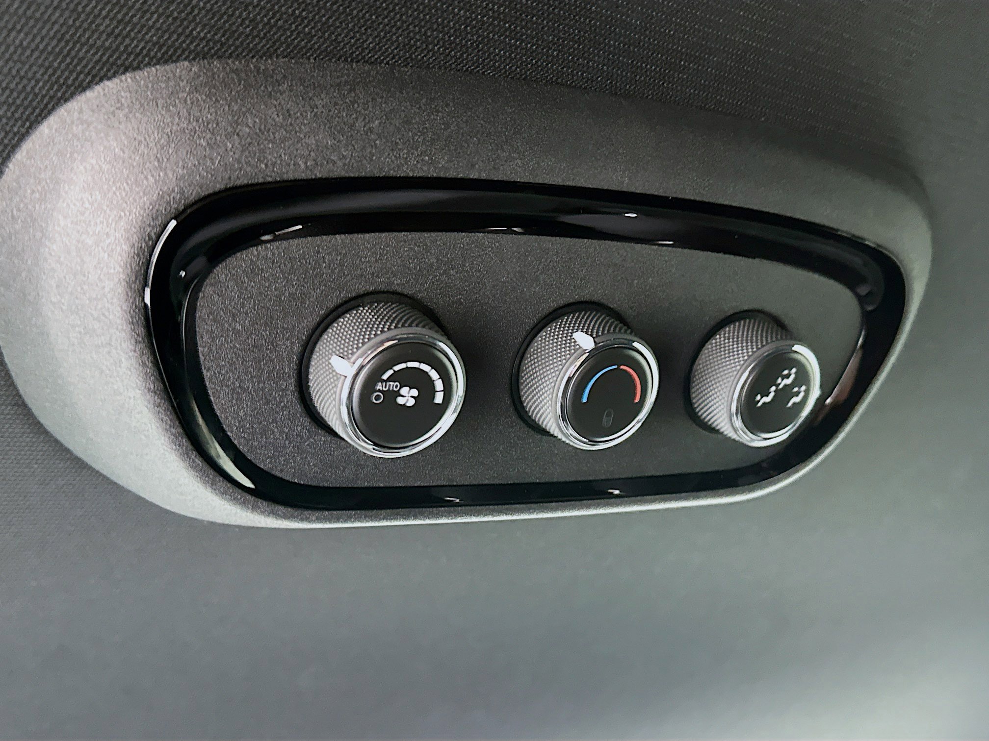 Used 2025 Dodge Durango GT image 27