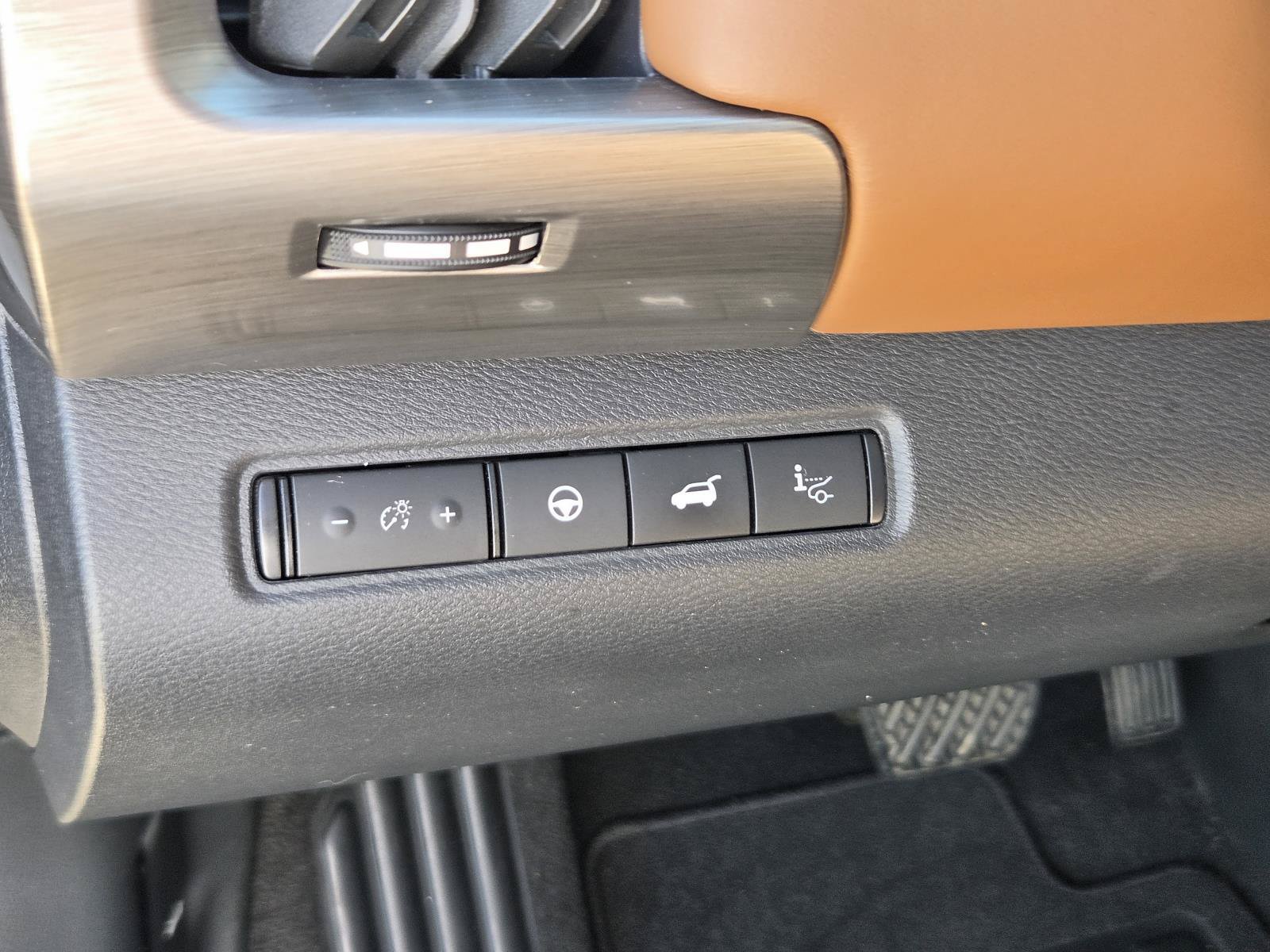 Certified 2023 Nissan Pathfinder Platinum FWD image 28