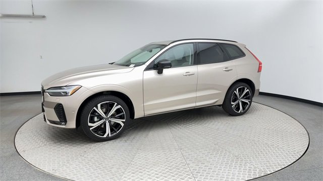 Certified 2025 Volvo XC60 B5 Ultra w/ Protection Package Premier image 6