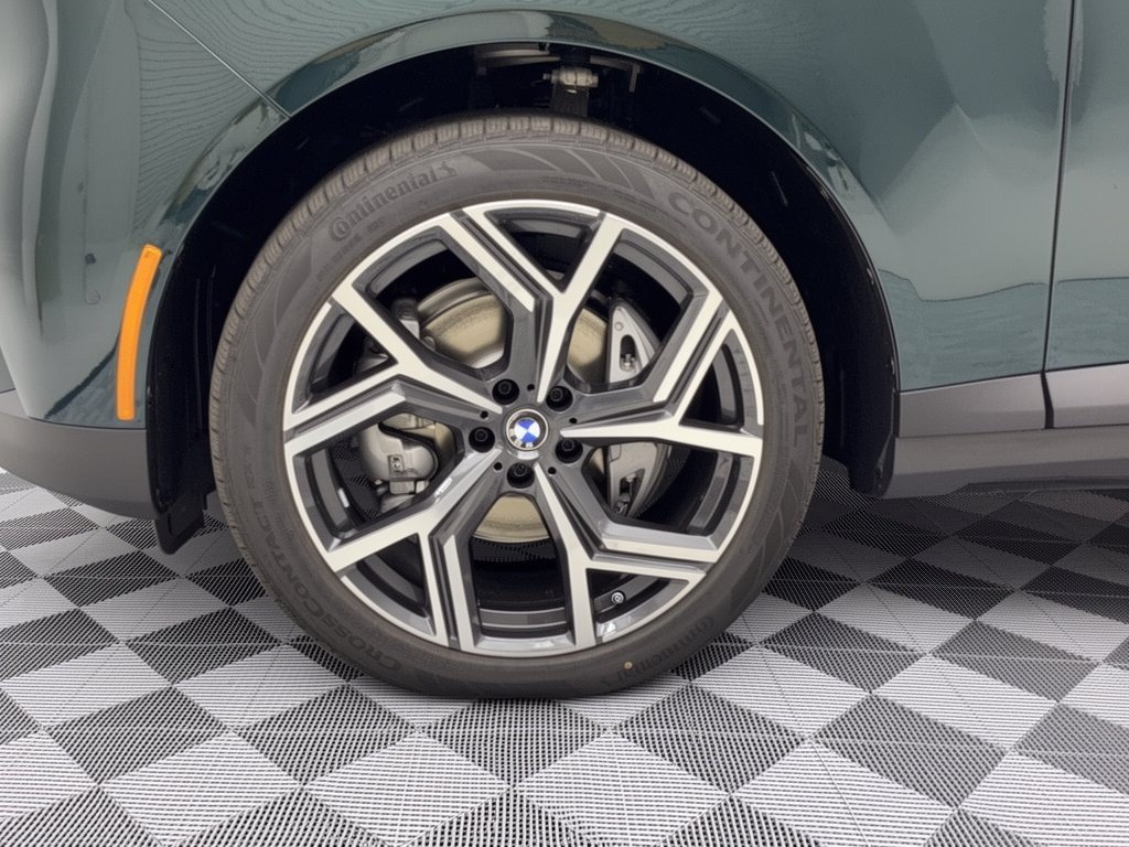 New 2027 BMW X5 xDrive40i w/ Parking Assistance Package AWD/4WD image 13