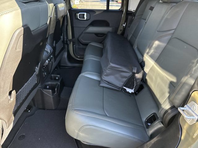 Used 2026 Jeep Gladiator Mojave w/ Steel Bumper Group AWD/4WD image 21