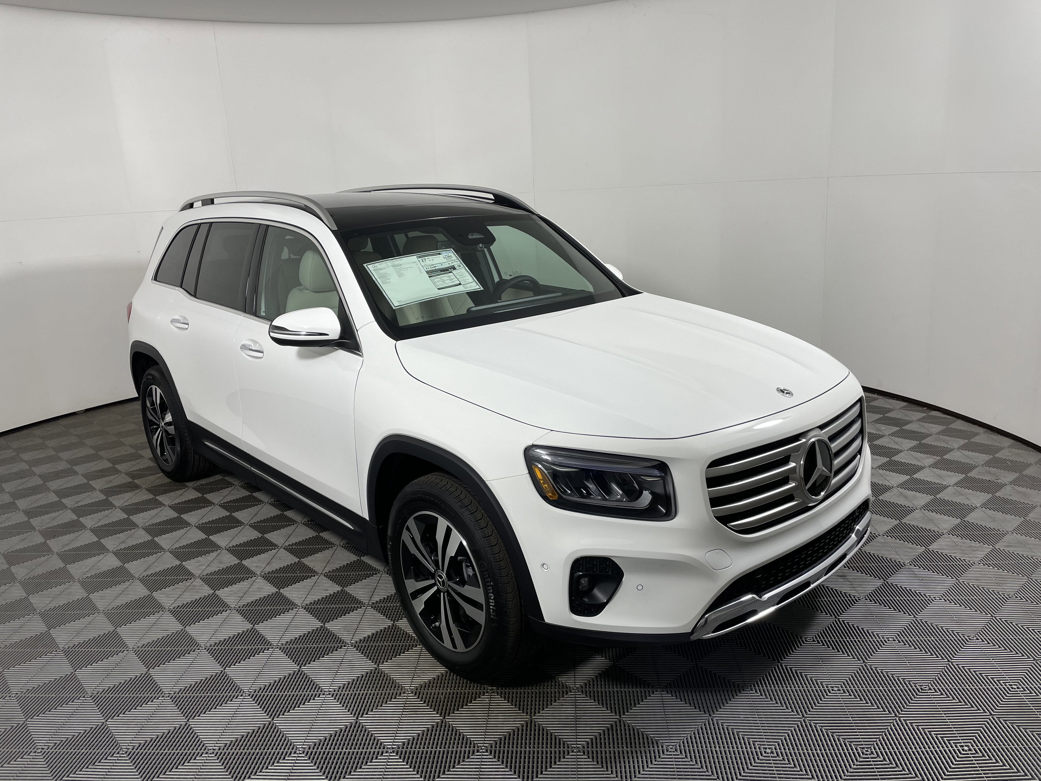 New 2026 Mercedes-Benz GLB 250 4MATIC image 7