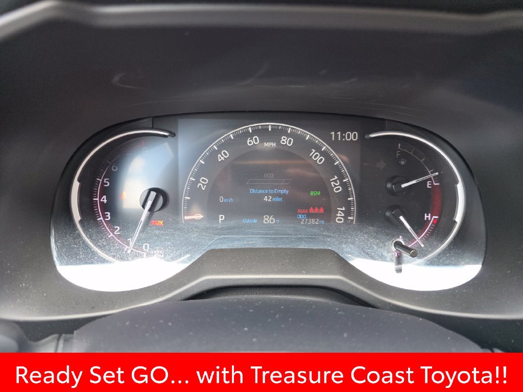 Used 2025 Toyota RAV4 XLE AWD/4WD image 33