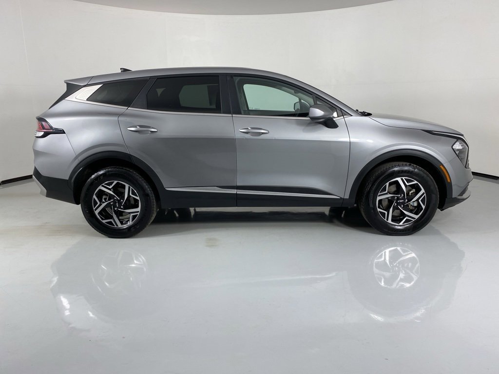 Used 2023 Kia Sportage LX image 8