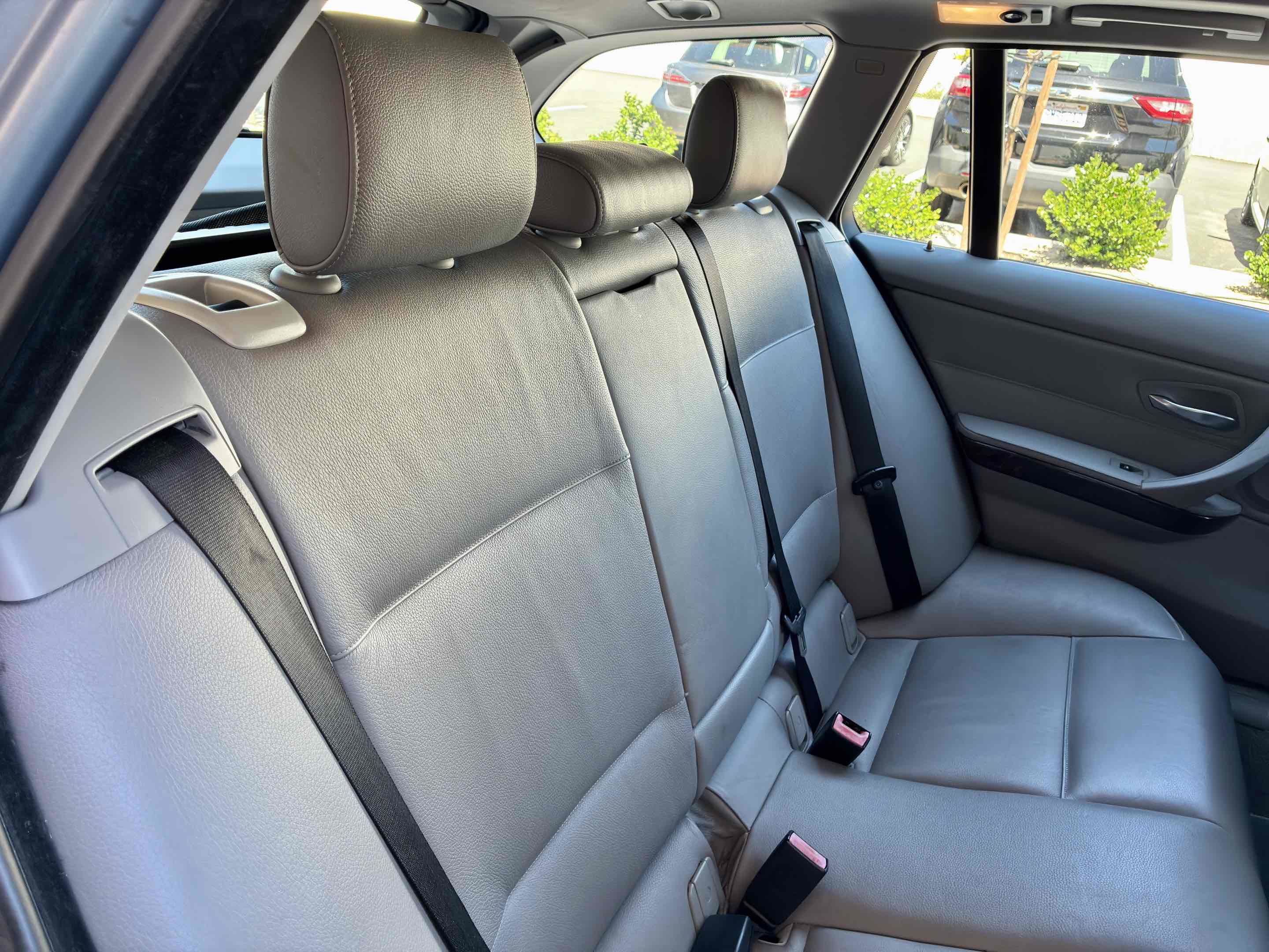 Used 2007 BMW 328i Wagon RWD image 40