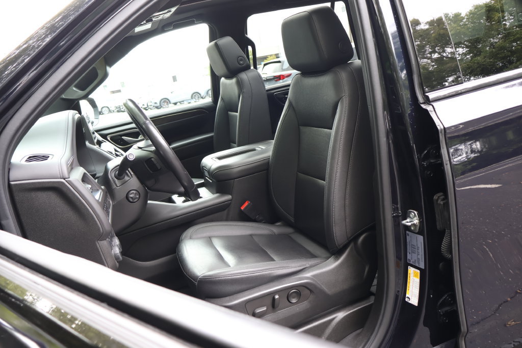 Used 2022 Chevrolet Tahoe Z71 w/ Luxury Package AWD/4WD image 35