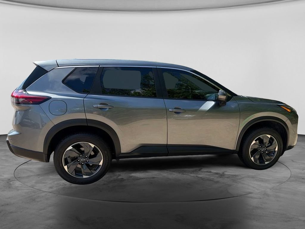 Used 2024 Nissan Rogue SV AWD/4WD image 12