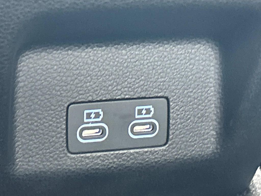 Used 2025 Genesis G70 3.3T Advanced image 23