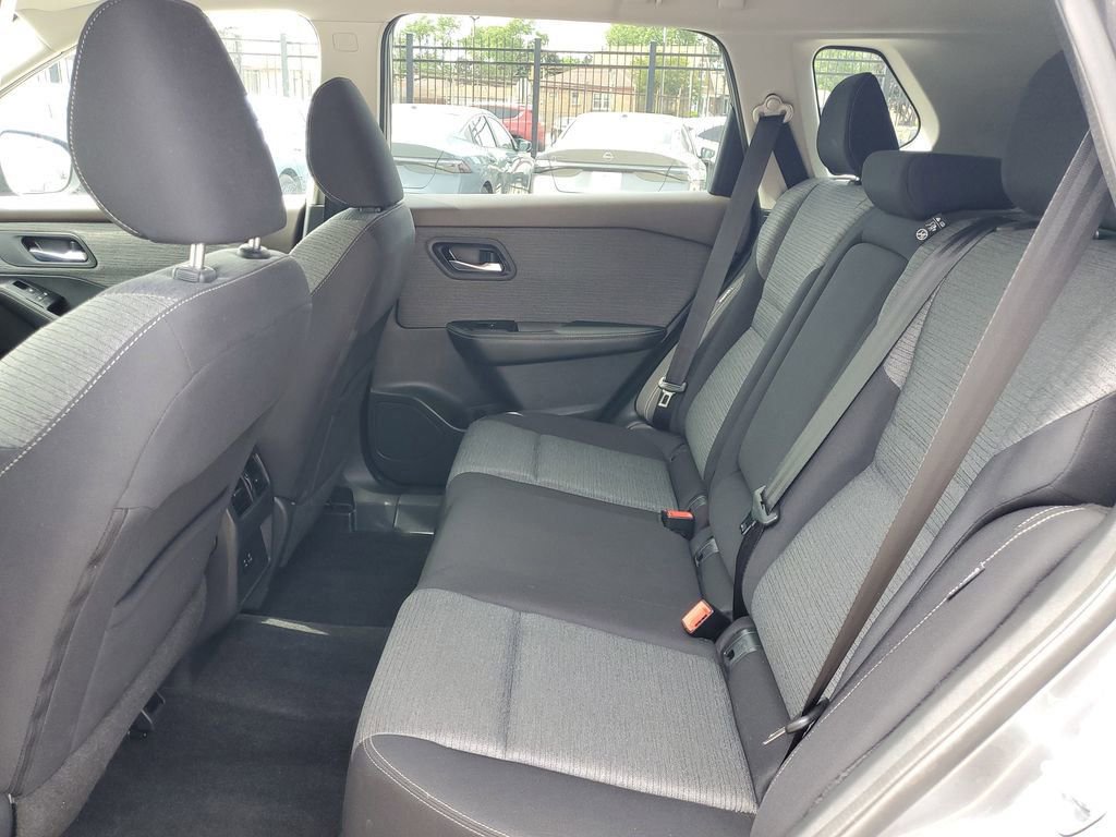 Used 2022 Nissan Rogue SV AWD/4WD image 9