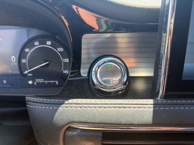 Used 2022 Lincoln Corsair AWD w/ Premium Package image 29