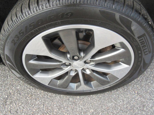 Used 2019 Jeep Cherokee Overland w/ Technology Group image 10