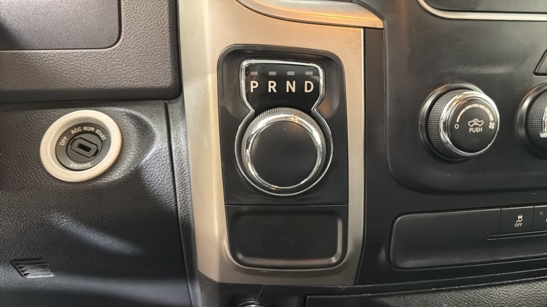 Used 2014 RAM 1500 Classic SLT RWD image 23