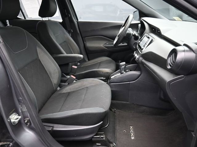 Used 2019 Nissan Kicks S image 32