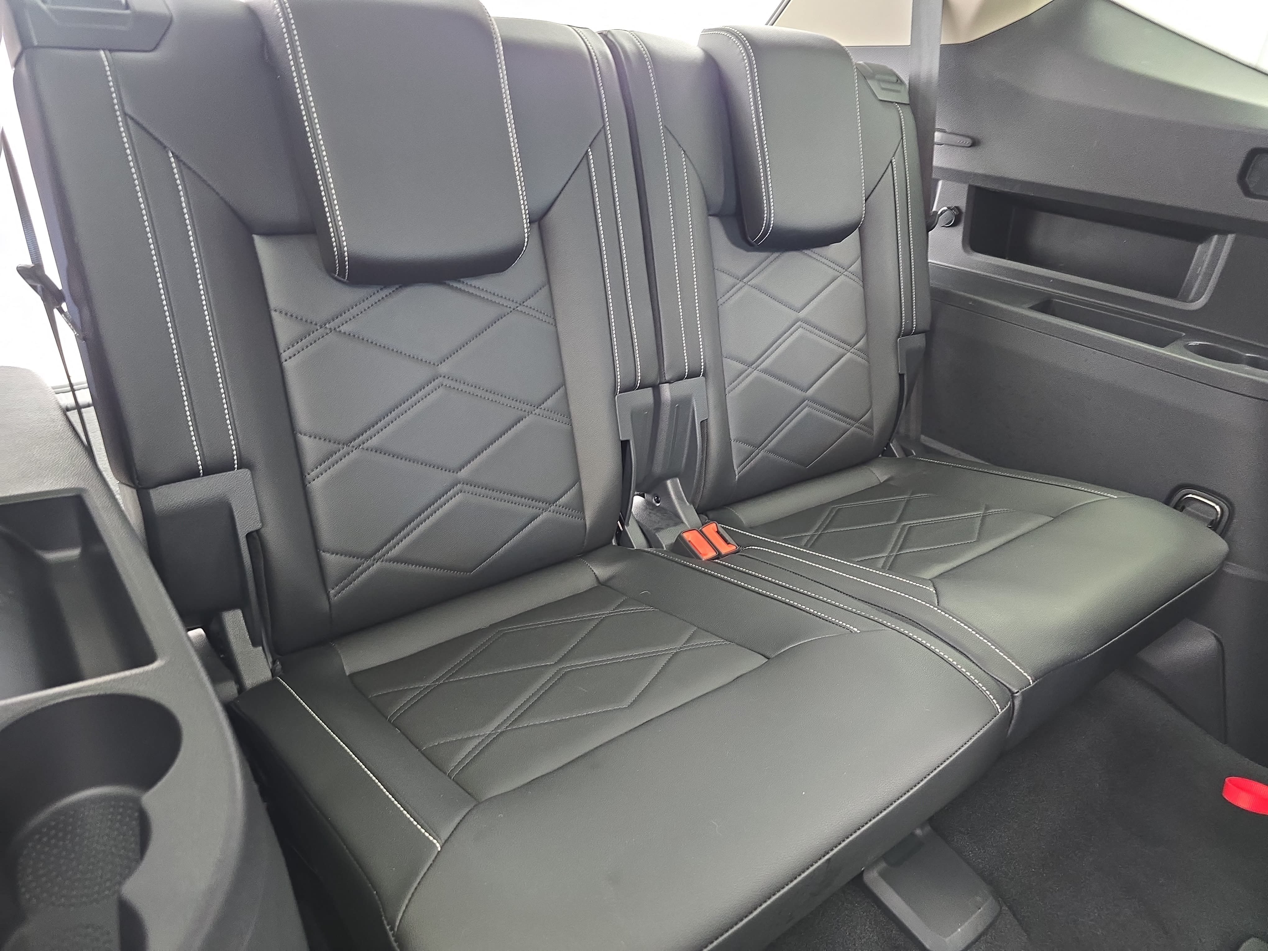Certified 2025 Volkswagen Atlas SE AWD/4WD image 12
