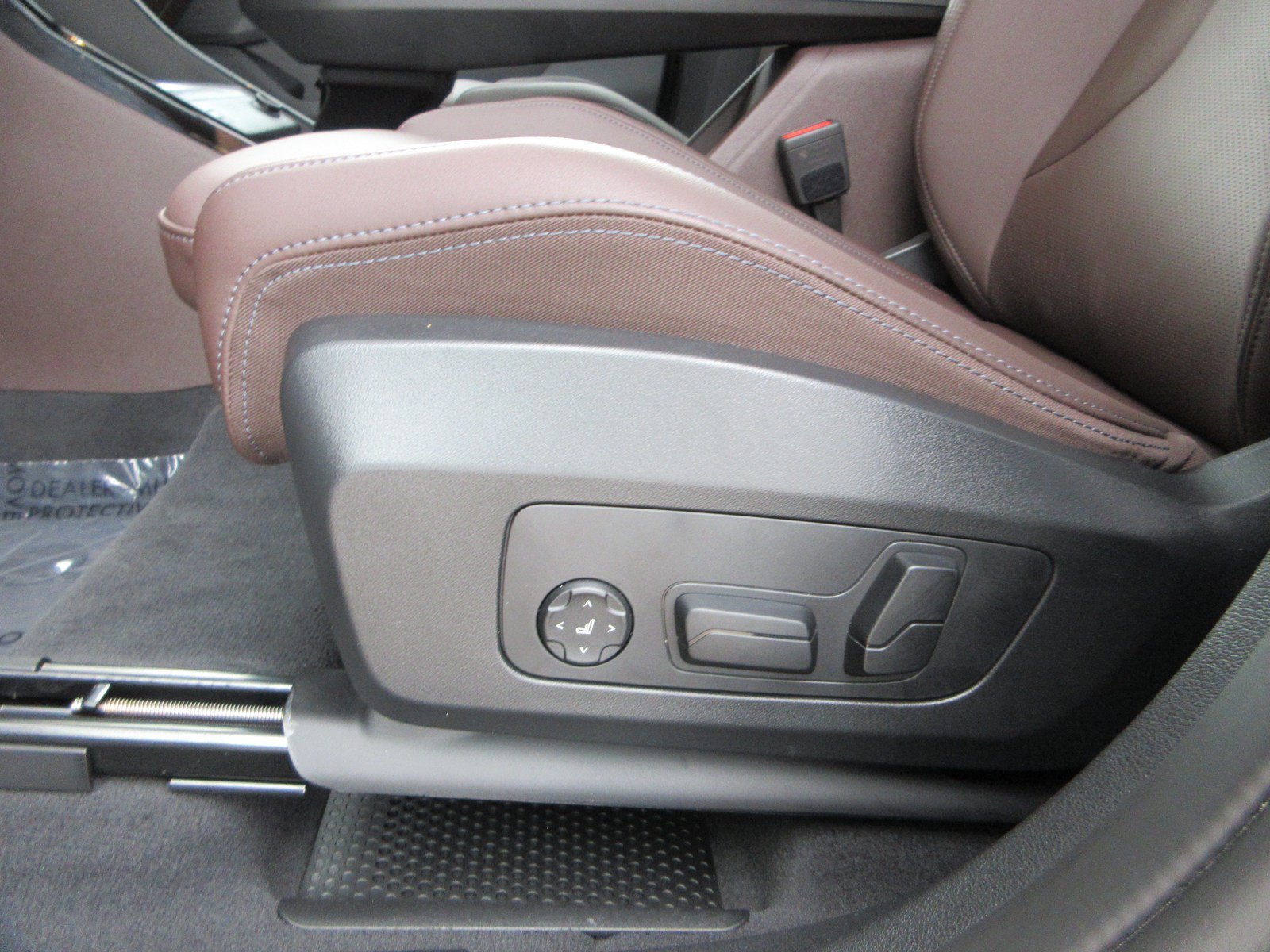 Used 2025 BMW X1 xDrive28i w/ Premium Package AWD/4WD image 34