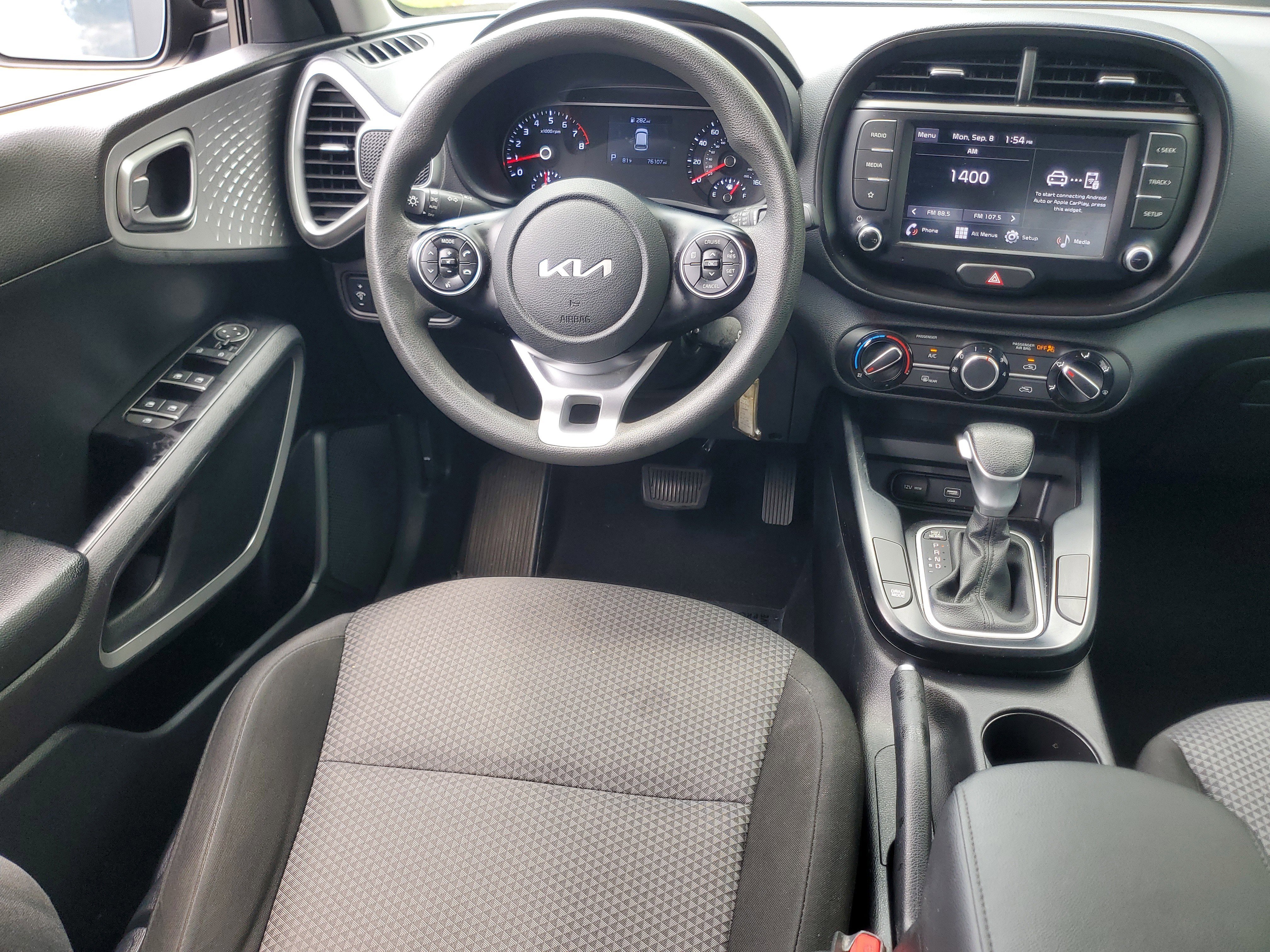 Used 2022 Kia Soul LX image 15