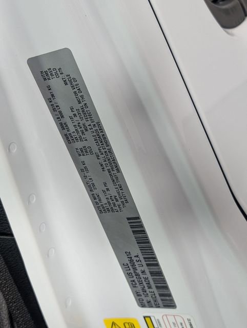 Used 2023 Jeep Wrangler Sahara w/ LED Lighting Group AWD/4WD image 34