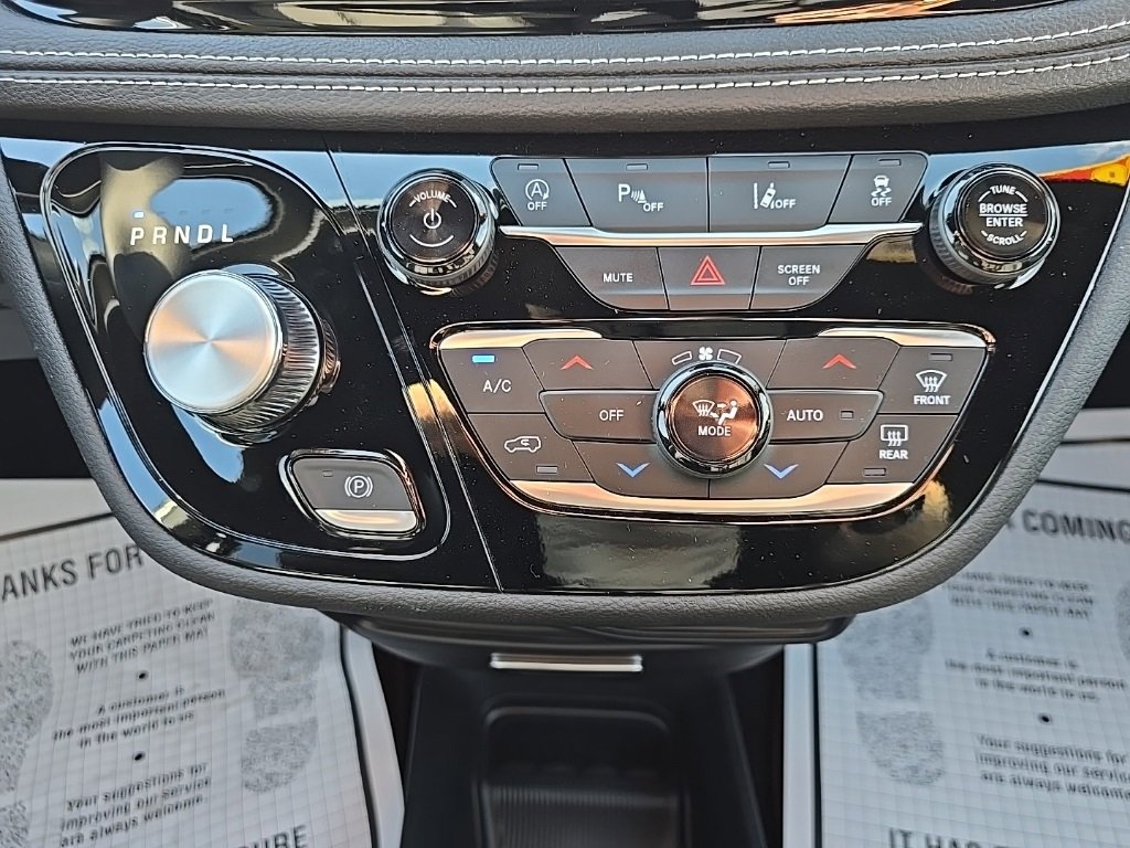New 2026 Chrysler Pacifica Select image 37
