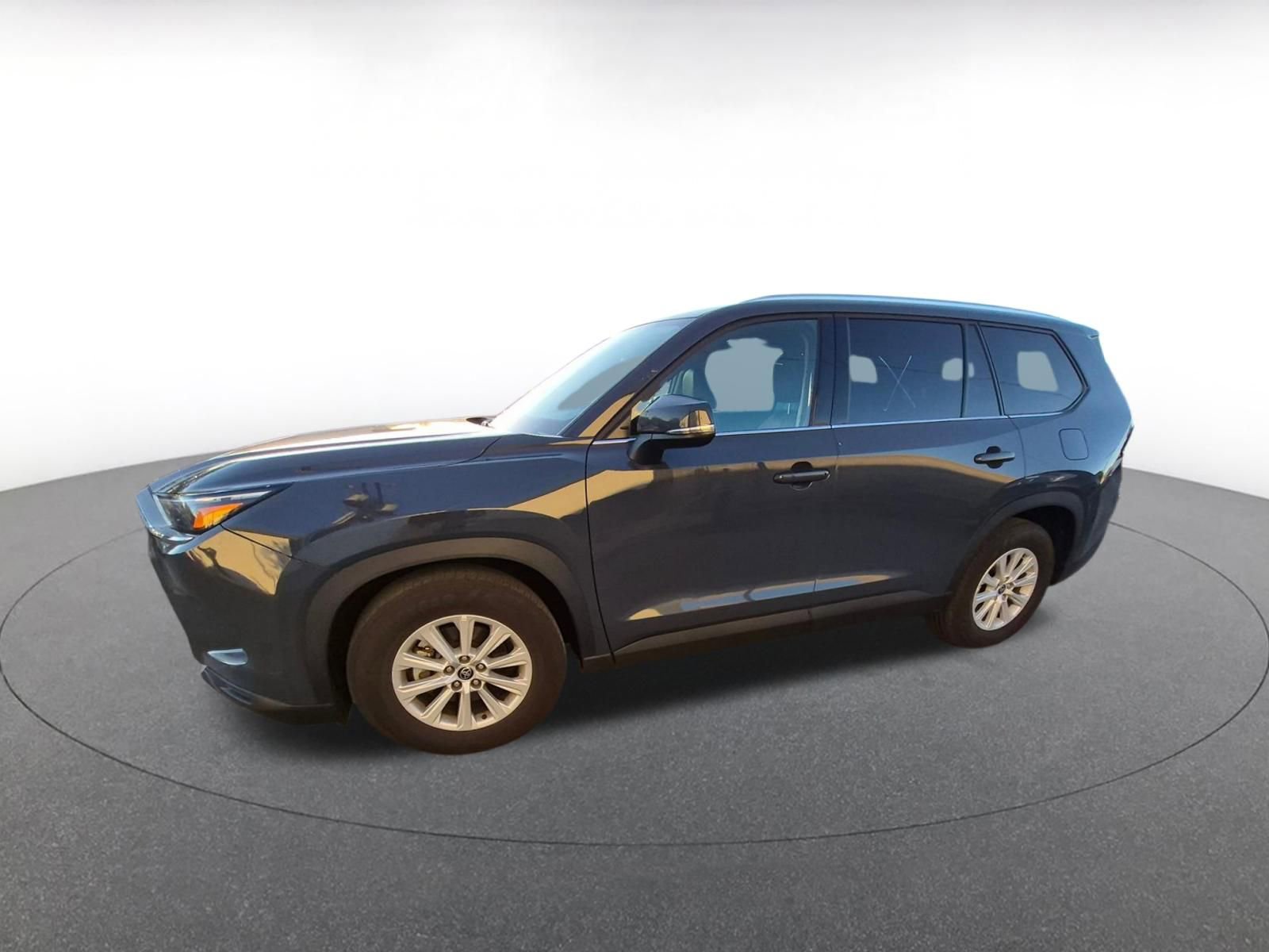 Used 2025 Toyota Grand Highlander FWD image 4