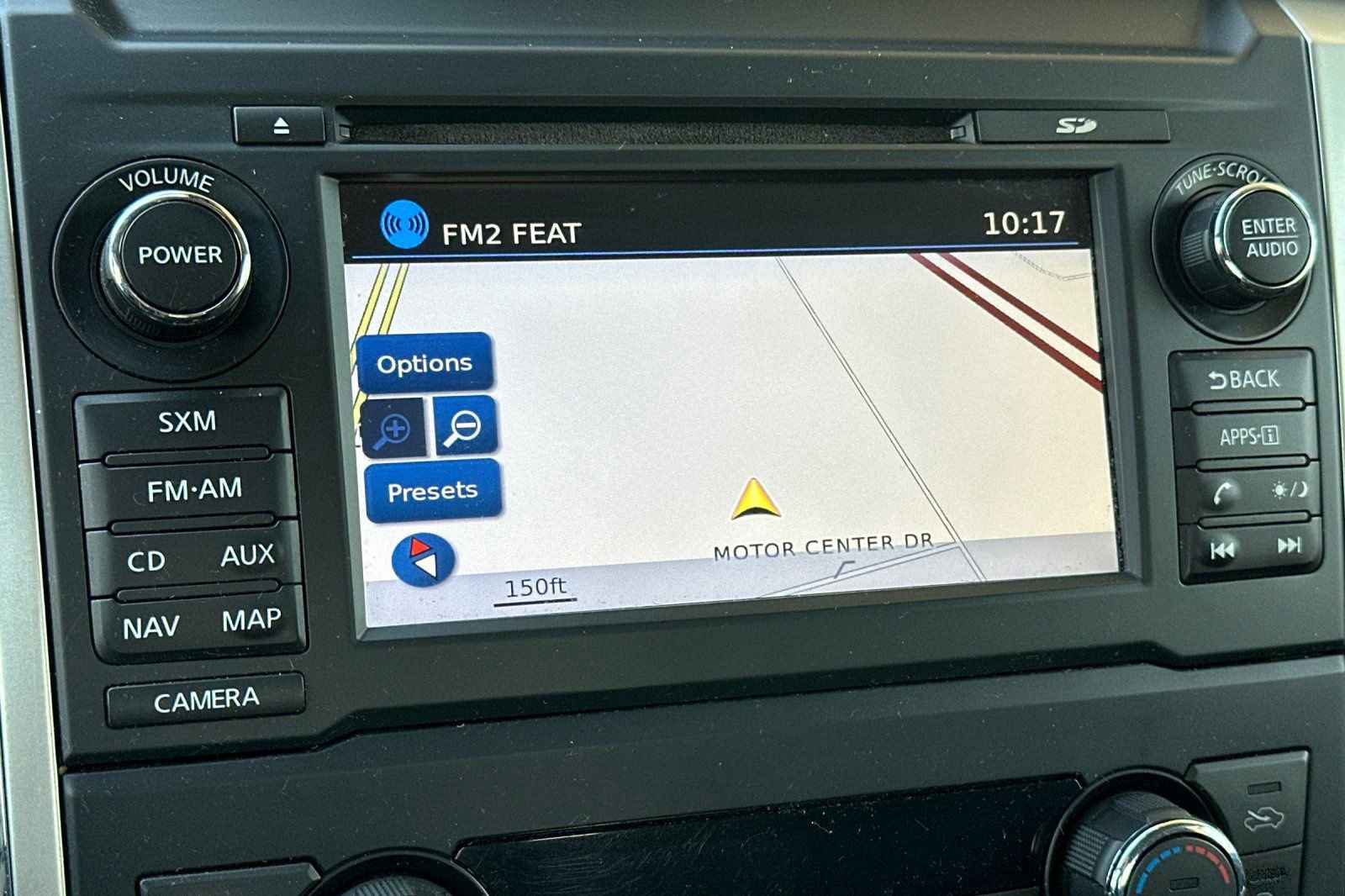 Used 2017 Nissan Titan SV image 19