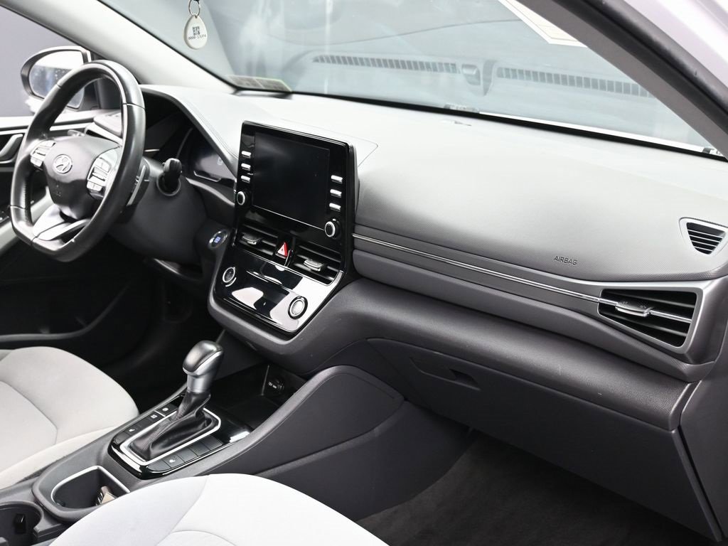 Used 2021 Hyundai Ioniq SE image 30
