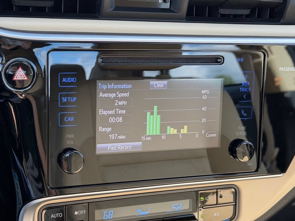 Used 2017 Toyota Corolla LE FWD image 11