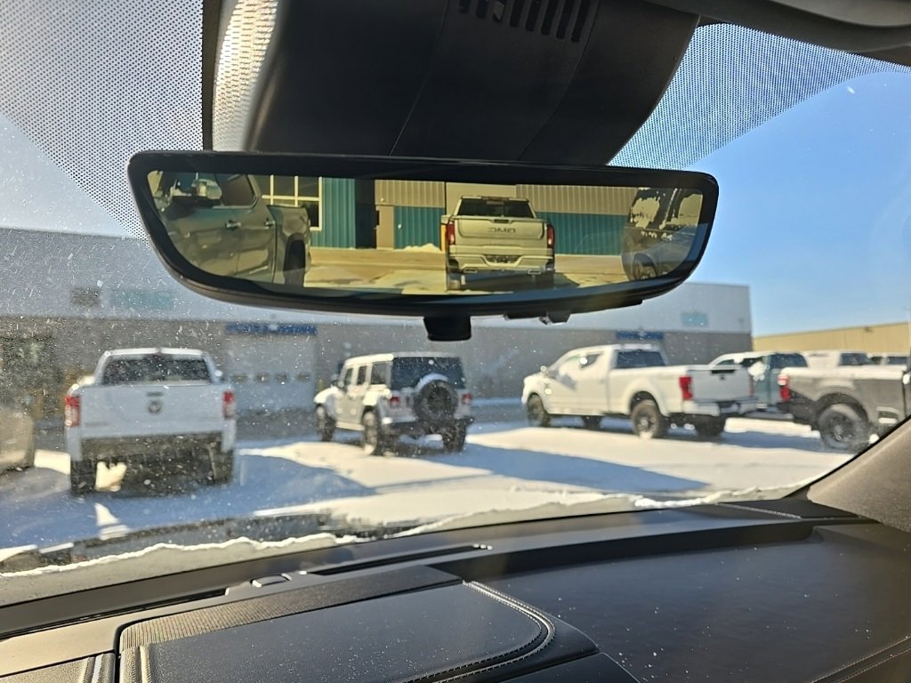 Used 2025 GMC Yukon XL AT4 w/ AT4 Premium Package image 23