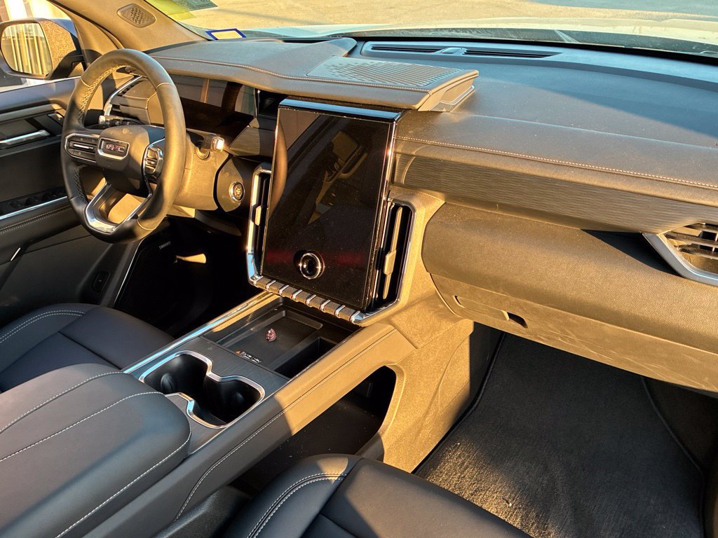 Used 2026 GMC Acadia Elevation w/ Elevation Premium Package FWD image 20