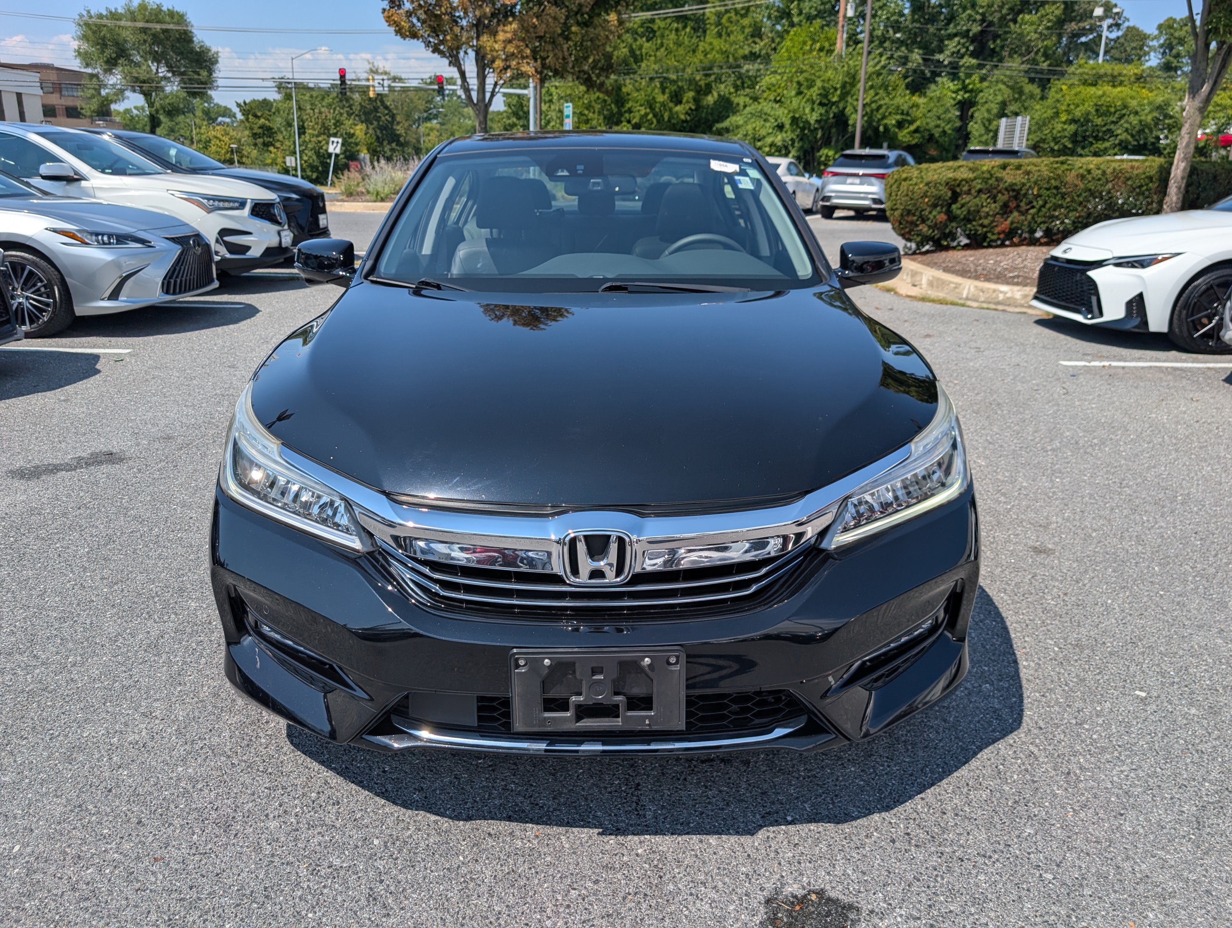Used 2017 Honda Accord Touring image 8