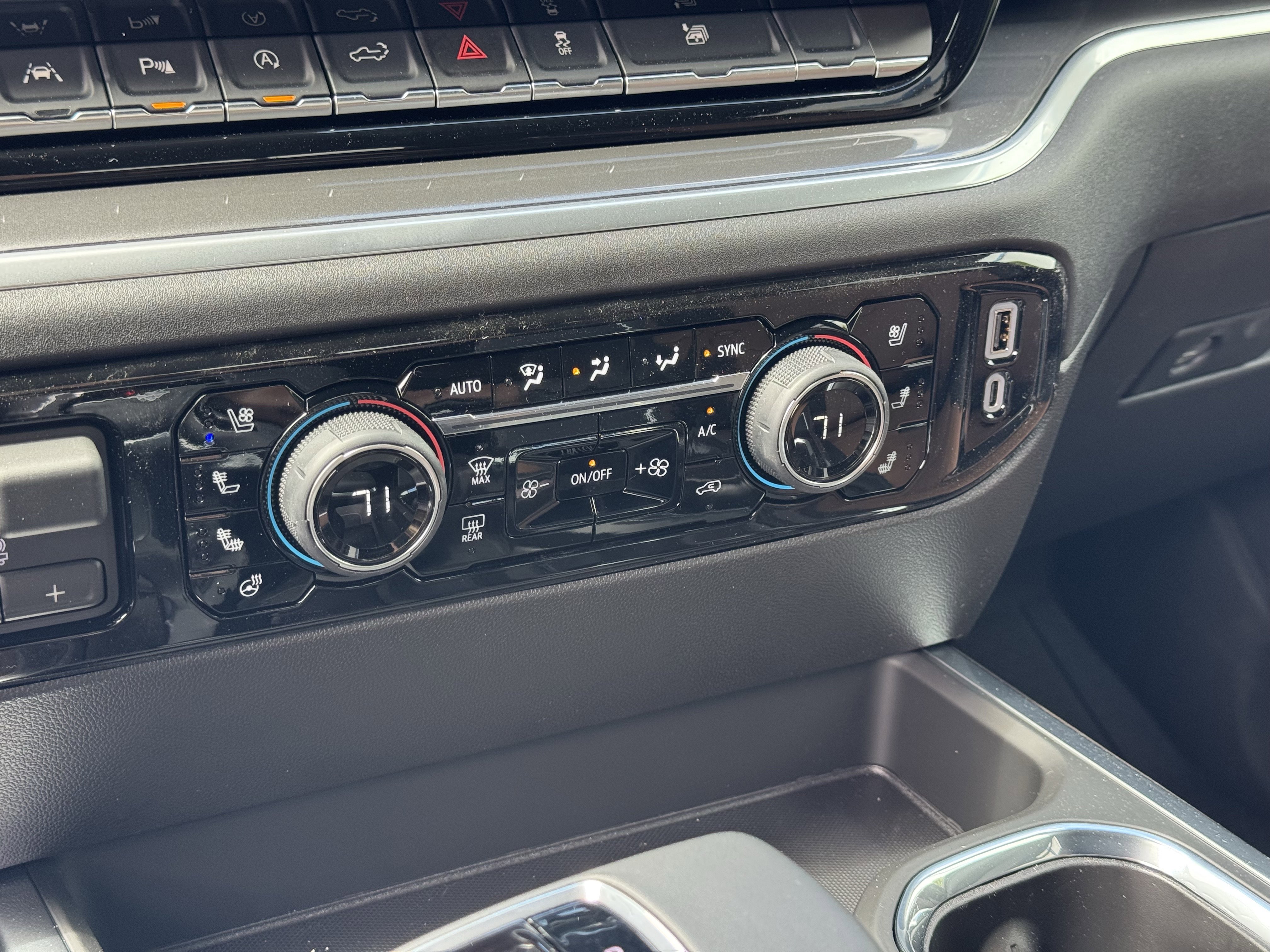 New 2026 Chevrolet Silverado 1500 High Country AWD/4WD image 23