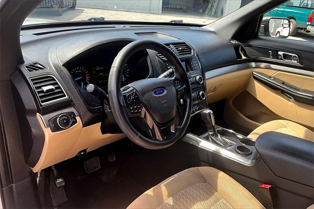 Used 2017 Ford Explorer Base image 13