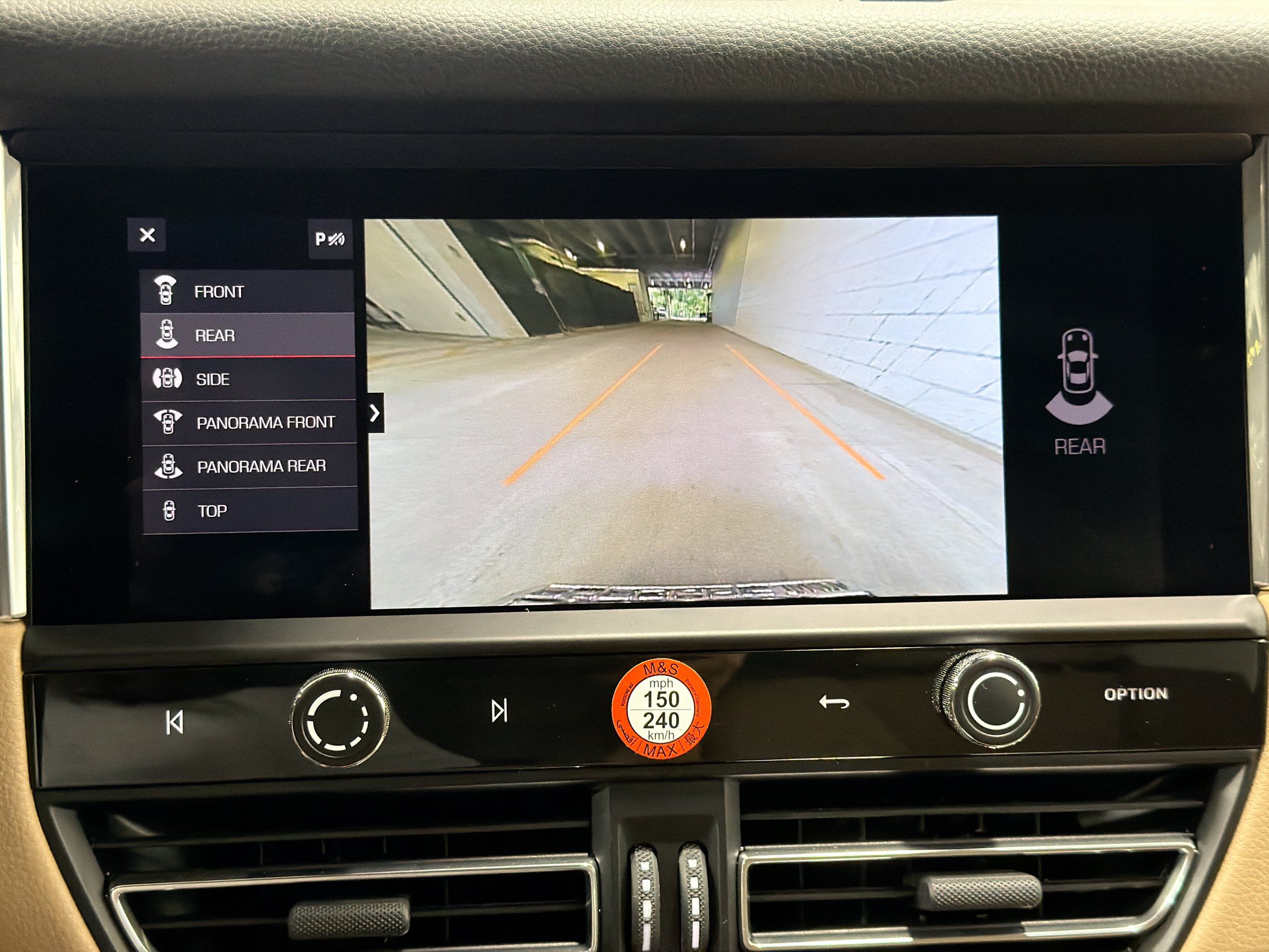 Certified 2026 Porsche Macan AWD/4WD image 32
