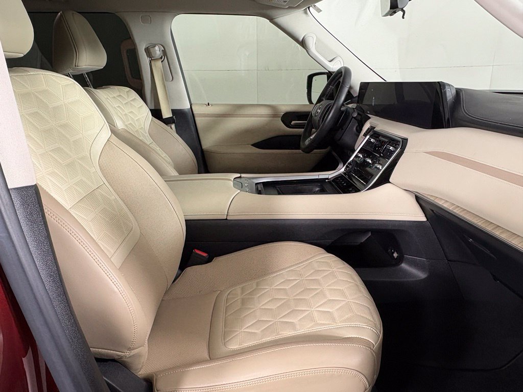 Used 2025 Nissan Armada Platinum Reserve AWD/4WD image 14