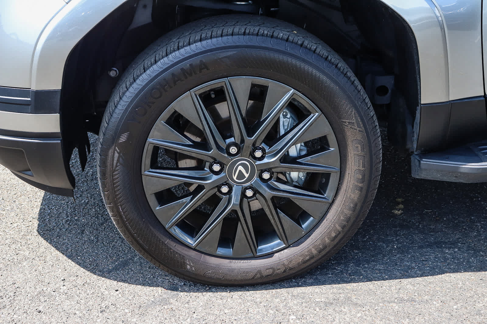 Used 2024 Lexus GX 550 w/ Cold Area Package AWD/4WD image 14