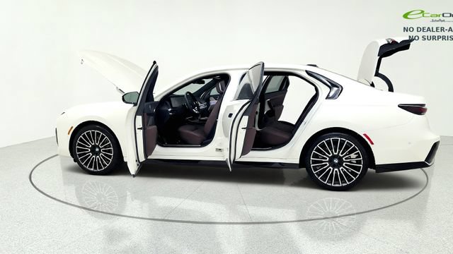 Used 2026 BMW 740i RWD image 15