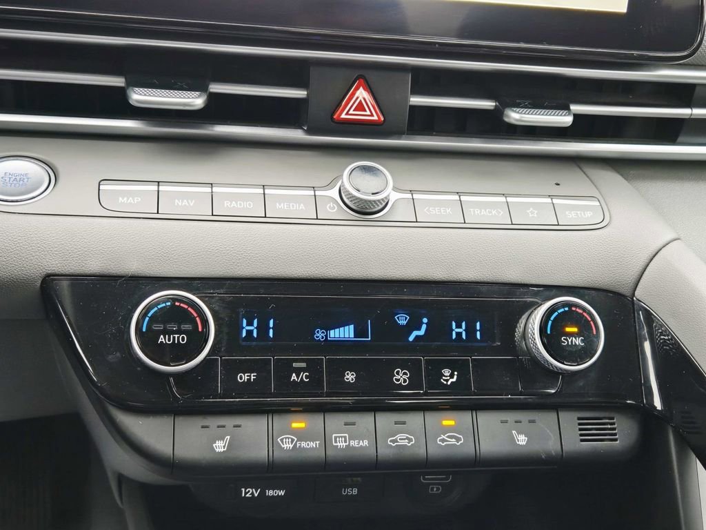 Used 2023 Hyundai Elantra SEL w/ Convenience Package image 28