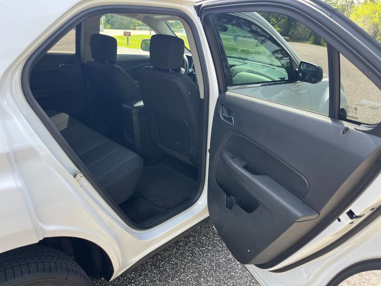 Used 2017 Chevrolet Equinox LS FWD image 20