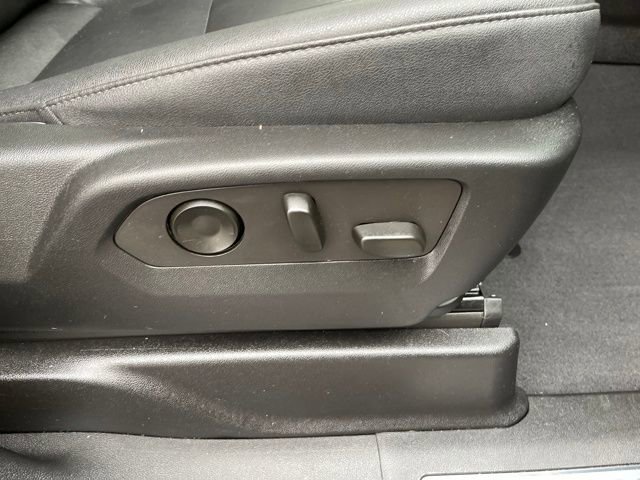 Used 2021 Chevrolet Tahoe Z71 image 32