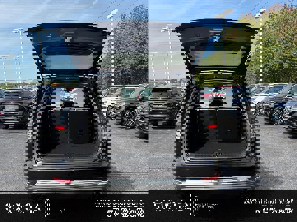 New 2025 Lincoln Aviator AWD image 32