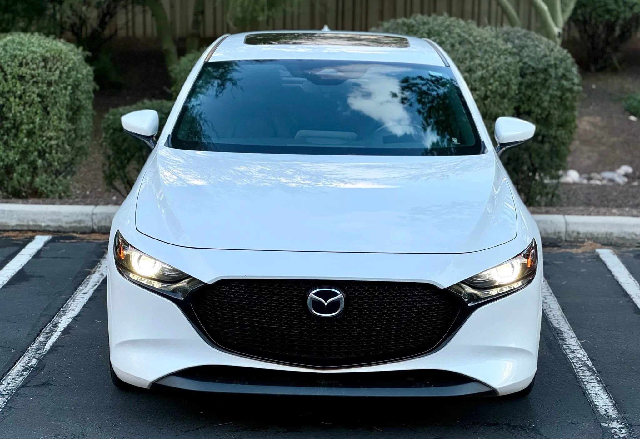 Used 2025 MAZDA MAZDA3 2.5 S Hatchback w/ Premium Pkg image 2