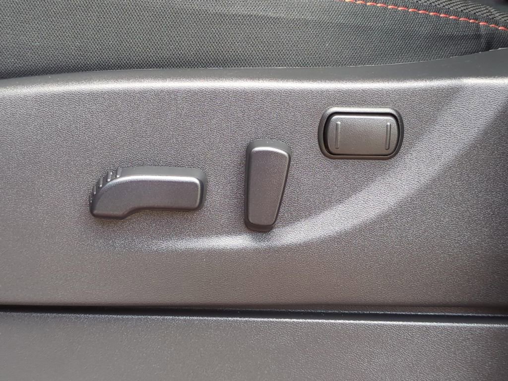 Certified 2025 Nissan Frontier PRO-4X w/ Tow Package image 17