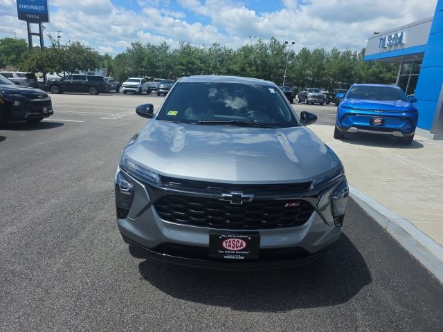 Used 2024 Chevrolet Trax RS FWD image 8