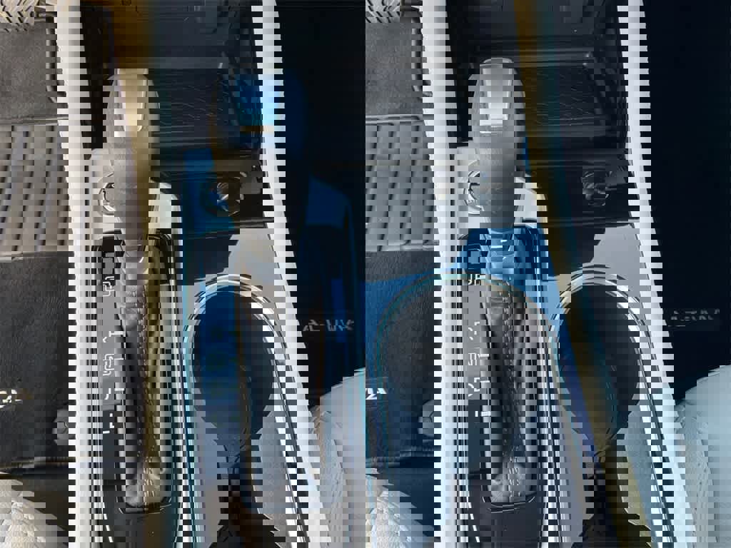 Used 2023 Nissan Altima 2.5 SL image 28