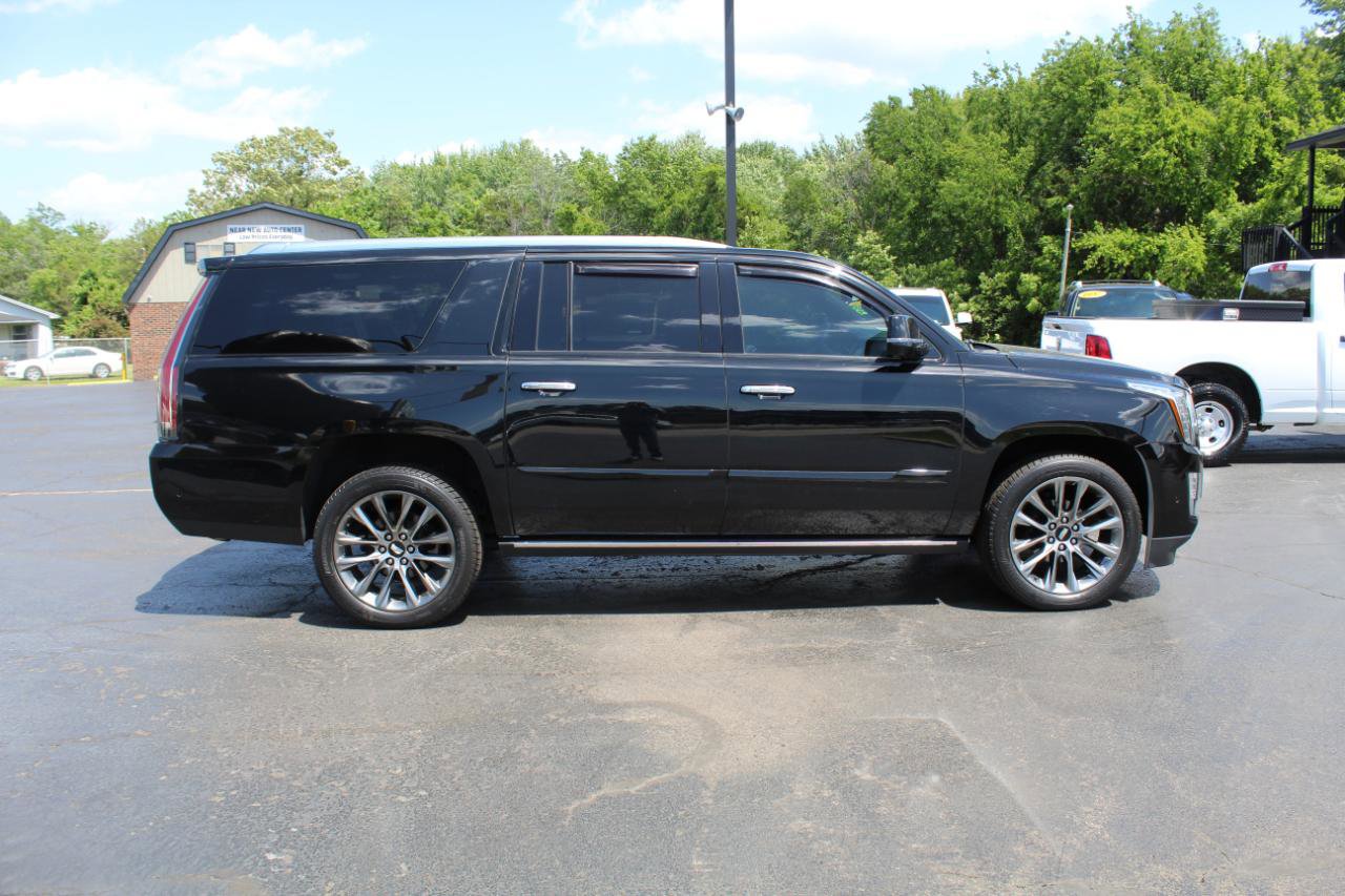 Used 2019 Cadillac Escalade ESV Platinum w/ Escalade Sport Edition AWD/4WD image 4