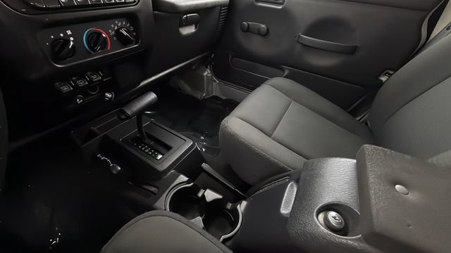 Used 2006 Jeep Wrangler Unlimited AWD/4WD image 15