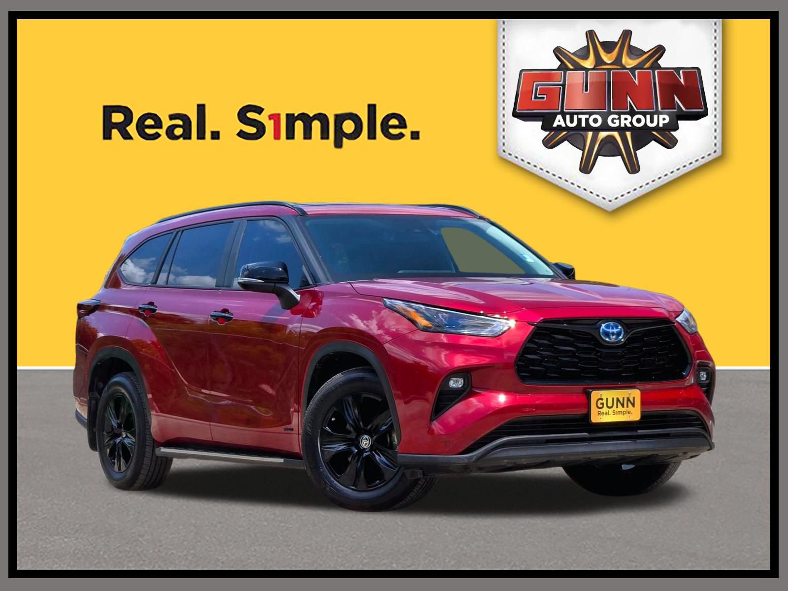 Used 2024 Toyota Highlander XLE AWD/4WD image 1