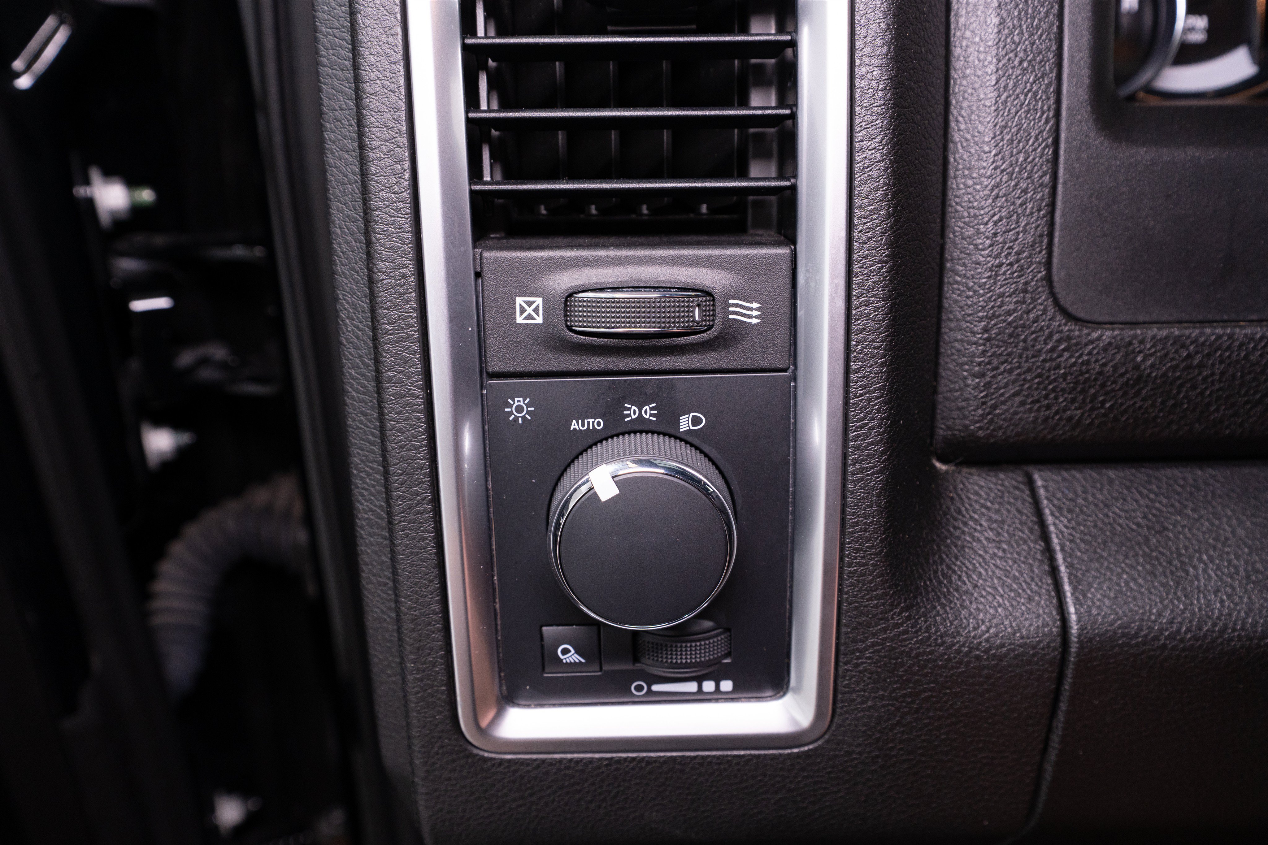 Used 2022 RAM 1500 Warlock AWD/4WD image 29